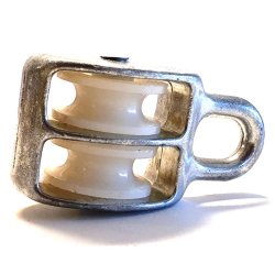 Sheave diameter from 15 to 50 mm. Double sheaves. For hoisting systems on boats, industrial applications, construction, and thea