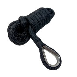 Närbild av den splitsade nylonkausen som ger extra slitstyrka och skydd, tillsammans med den täta flätningen av repet.